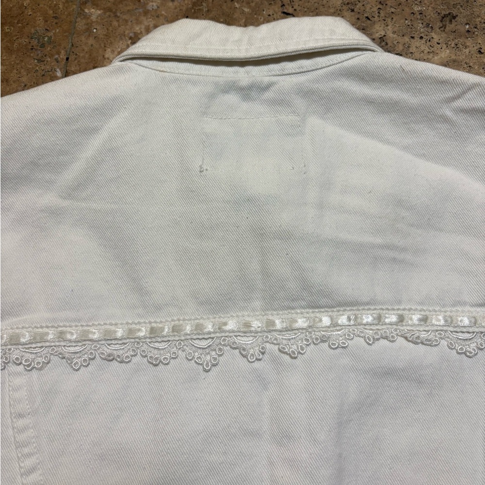 VINTAGE 80’s JORDACHE white denim jacket with ricrac trim - Picture 10 of 10